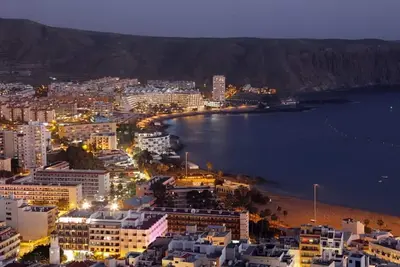 Image de Logement de vacances entièrement rénové \"Los Cristianos, propriété de plage à 2 lits\".