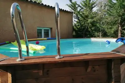 Image de Gîte avec piscine à la campagne, prés d'Aix en Prv, animaux de compagnie acceptés.