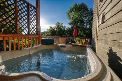 Image de 4 Seasons Chalet Views Hot Tub Game Room