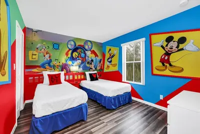 Image de Disney Dreams/Walk to Pool/Waterslides/Old Town