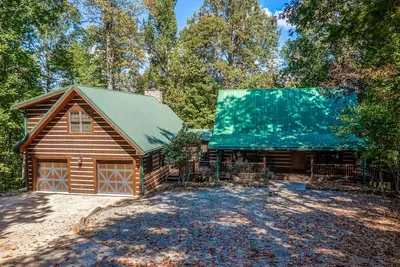 Image de The Lodge at Summit Ridge North Ga Mountain Cabin Sleeps 19  Hot Tub Kids' Room