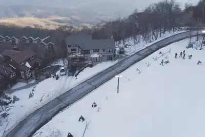 Image de Ski-In Ski-Out Beech Mountain Cabin