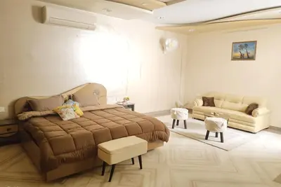 Image de Caramel Essence Room - #Bathtub #Dresser #Netflix