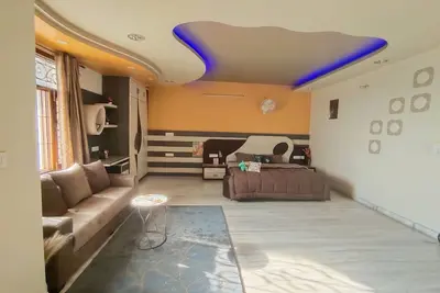 Image de Taupe Theme Room with Balcony - Free Parking