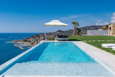 Image de Villa Sabrina Riviera dei Fiori a Picco sul Mare with Pool, Wellness & Spa