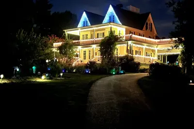Image de Quiet Central, Historic Farmhouse, Bed & Breakfast Suite - Suite 2 (New! )