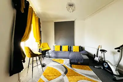 Image de Spacious 3 Bedrooms Entire Apartment - Self Check in/out - Perfect for 8 Guests