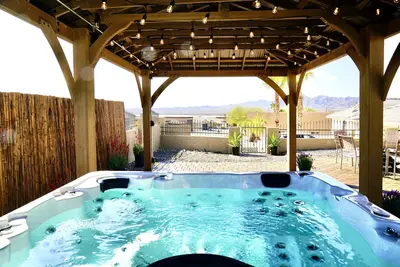 Image de Wknd@Bernies 4 Bd-Game Room, Roof Deck-H2o/Mtn View-Minutes to Water and Hot Tub