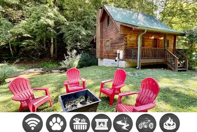 Image de Creekside (2-Bedroom Cabin) - Pets Allowed by RedAwning