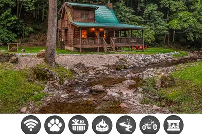 Image de Willow Creek (2-Bedroom Cabin) - Pets Allowed by RedAwning