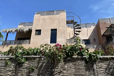 Image de Authentic 3-story Mexican Villa with Rooftop Views - 5 min from the beach!