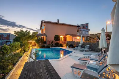 Image de Maison de vacances Bilice pour 1 - 8 personnes avec 4 chambres à coucher - Maison de vacances