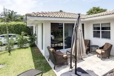 Image de Beachside Home with All Amenities! 3 Homes from the Beach