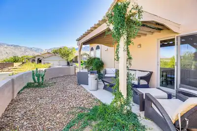 Image de Oro Valley Home w/ Hot Tub & Mountain Views!