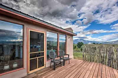 Image de El Prado Duplex w/ Deck + Grill - 4 Mi to Town!