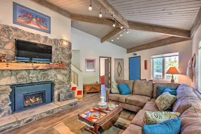 Image de Angel Fire Home w/ Deck ~ 3 Mi to Ski Resort!