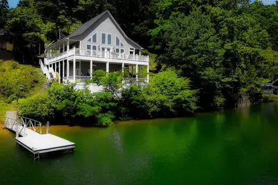 Image de Sunrise Cove | Lake Fontana with Private Dock and Lake Views