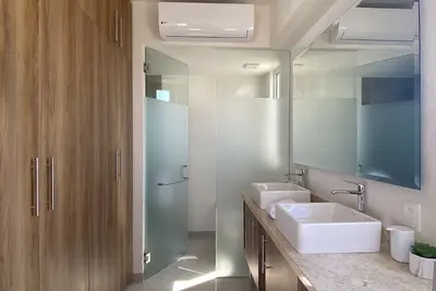 Image de Top Floor Ocean-View Apartment @Bucerías Golden Zone Beach