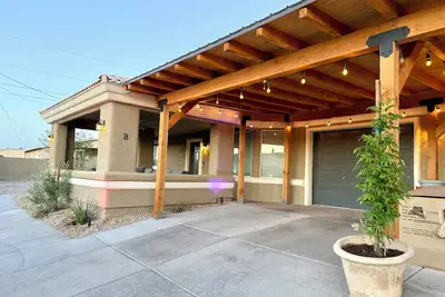 Wknd@Bernies-Romantic Secluded Desert Oasis-Cozy 2Bd Villa-Pvt Hot Tub Boat Prkg