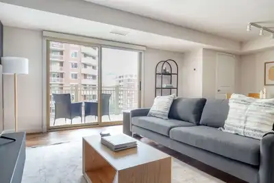 Image de Classic Ballston 2br w/ Concierge, Gym & Pool, near Metro, by Blueground