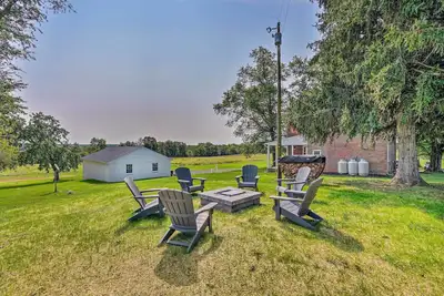 Image de Upscale Country Home w\/ Fire Pit in Taneytown!