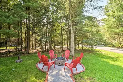 Image de Hot Tub & Deck: Gorgeous Retreat in Pocono Summit!