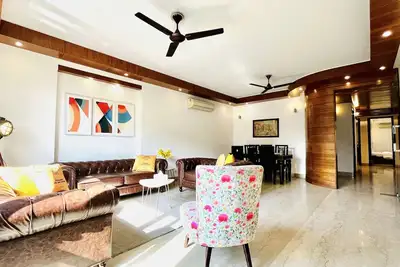 Image de BluO 3bhk M Block Mkt - Lift, Balcony, Parking\n