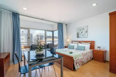 Image de Peaceful Roomy Flat | Terrace