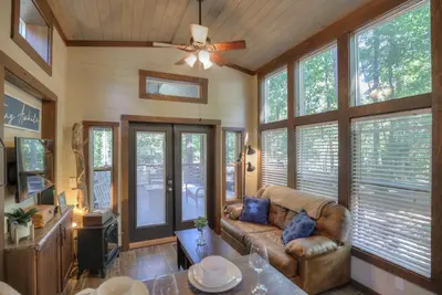 Image de Nature's Oasis at The Retreat at Deer Lick Falls