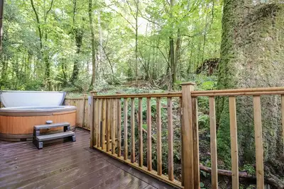 Image de Woodland Retreat, pet friendly, with hot tub in Windermere