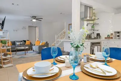 Image de Serene Bohemian Manor|Family Retreat|4bd 2. 5ba