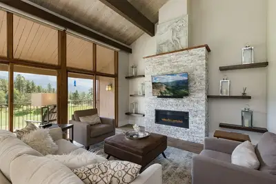 Image de The Sanctuary (#732) | 10 min to Ski - On Golf Course - Ac/Pool/Hot Tub