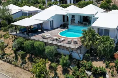 Villa Tintamare, 4 chambres, piscine privée et superbe vue! !