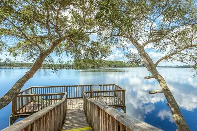 Buster's View 1br\/1ba overlooking Carrabelle River- Winter Special $99 per night