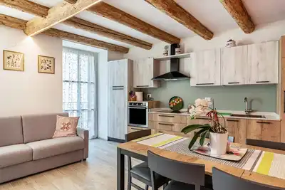 Image de Appartement de vacances \"L'Antica Corte Apt Angelina\" avec vue sur les montagnes, balcon et Wi-Fi.