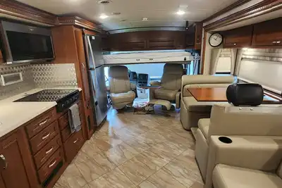 Image de 2019 Winnebago 40 foot Rv Downtown Clarksville