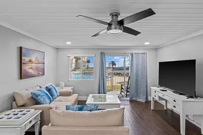 Image de Spectacular Gulf Front 1 Br Condo w/ Free Beach Service, Ground Floor (109)