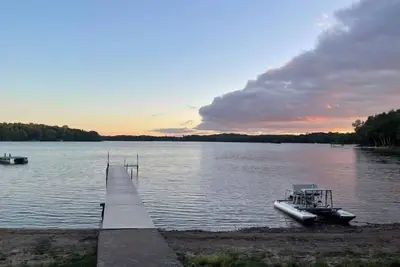 Image de Waterfront 2 bedroom Cabin on Resort grounds