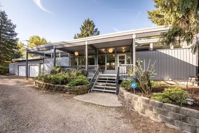 Image de Remote Get-away on five acres of private property