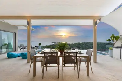 Image de 4Bedroom Family&Friends Luxury Private Villa Infinity Pool and Stunning Sea-View