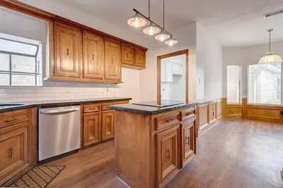 Image de Stay at our Charming family home!