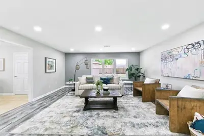 Image de Open and Spacious 4 bedrooms for a family