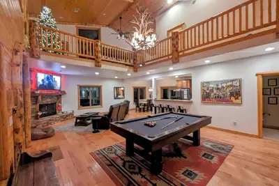 Image de Bel Air of Big Bear - Fun + Tech + Massive Cabin - Large Capacity! ! !