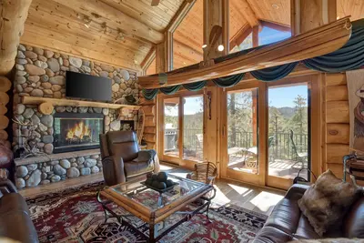 Image de Tombstone Hideaway**Mountain Cabin Retreat** Large Gatherings* Peaceful Getaway*