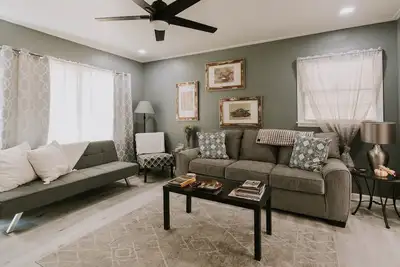 Image de Sandy Toes - near beach & downtown Ocean Springs! (golf cart district)