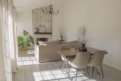 Image de Newly Remodeled Cozy Coastal Feel Home