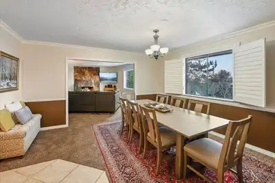 Image de Expansive home, beautiful views, and a hot tub - Minutes from world-class skiing
