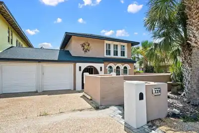 Image de Country Club Estate close to Nas - Ev charger