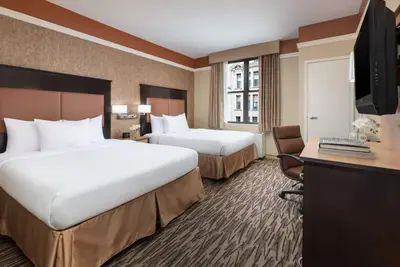 Image de Comfort and Convenience! 3 Classy Units, Short Drive to Madison Square Garden
