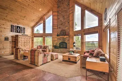 Image de Gorgeous Alton Cabin w/ Deck + Mountain Views